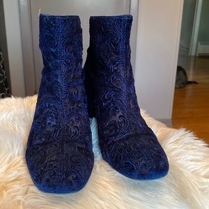 Stuart weitzman royal blue booties, velveteen, ornate pattern. Size 8.